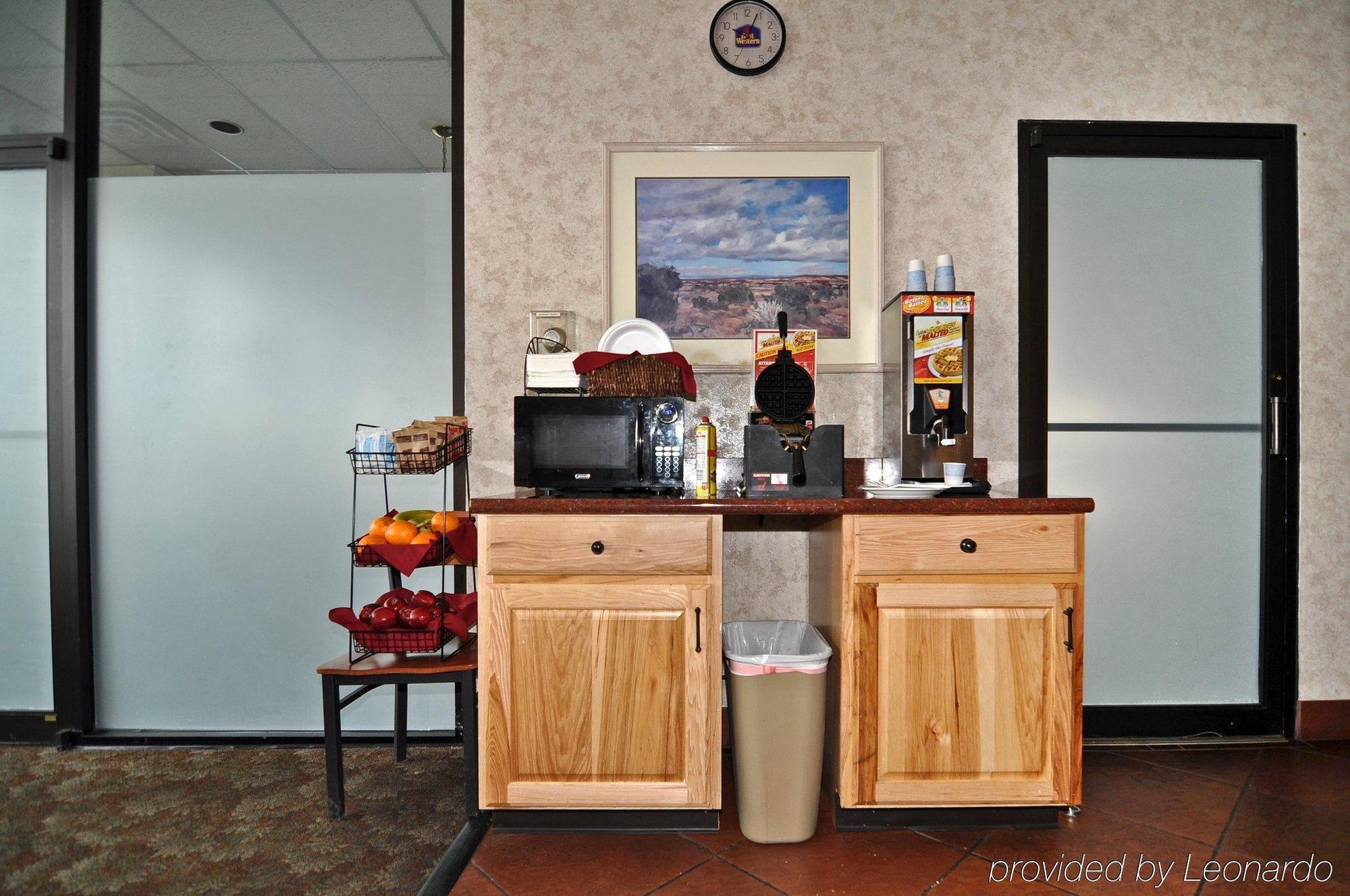 Days Inn & Suites By Wyndham Trinidad Restaurant photo